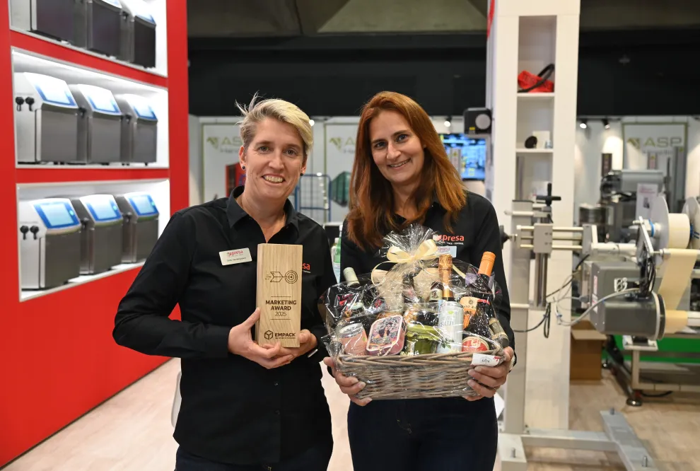Sofie en Debbie met de Empack Marketing Award 2025